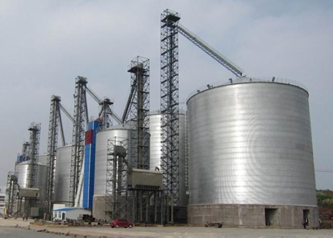 利川大型钢板库构造参数及水泥储存质量